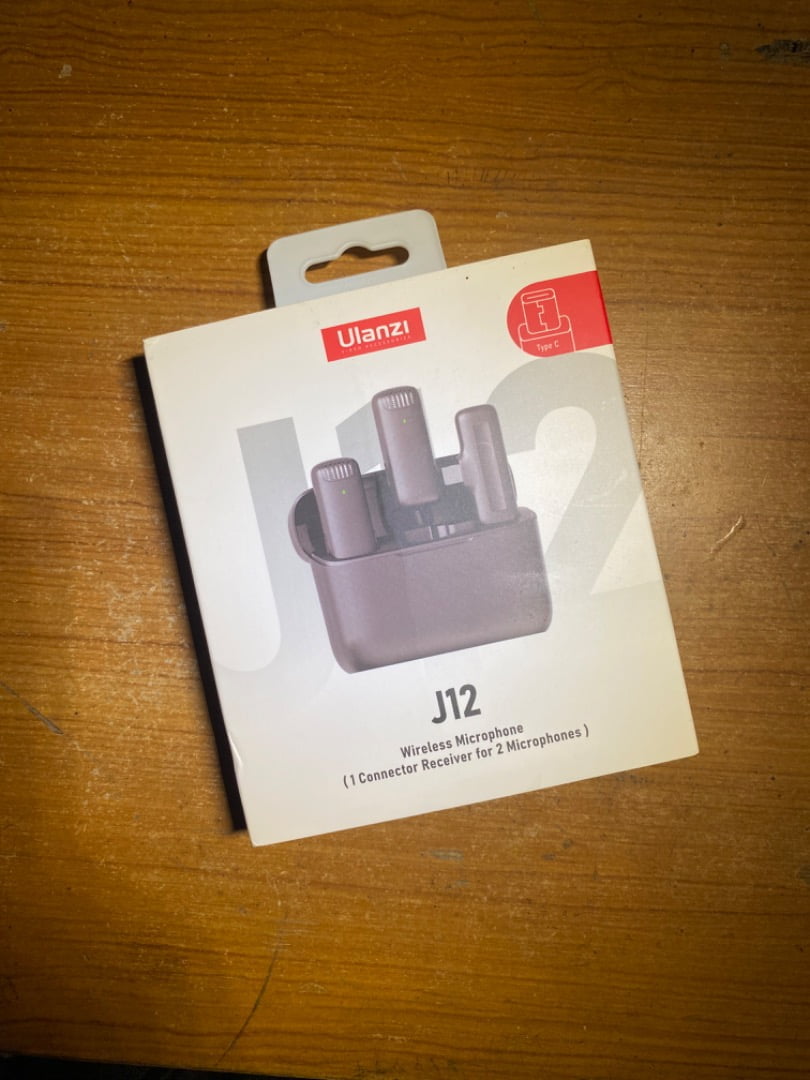 Ulanzi J12 Dual Wireless Lavalier Microphone for Android - Type-C Receiver with Charging Case & Noise Cancellation